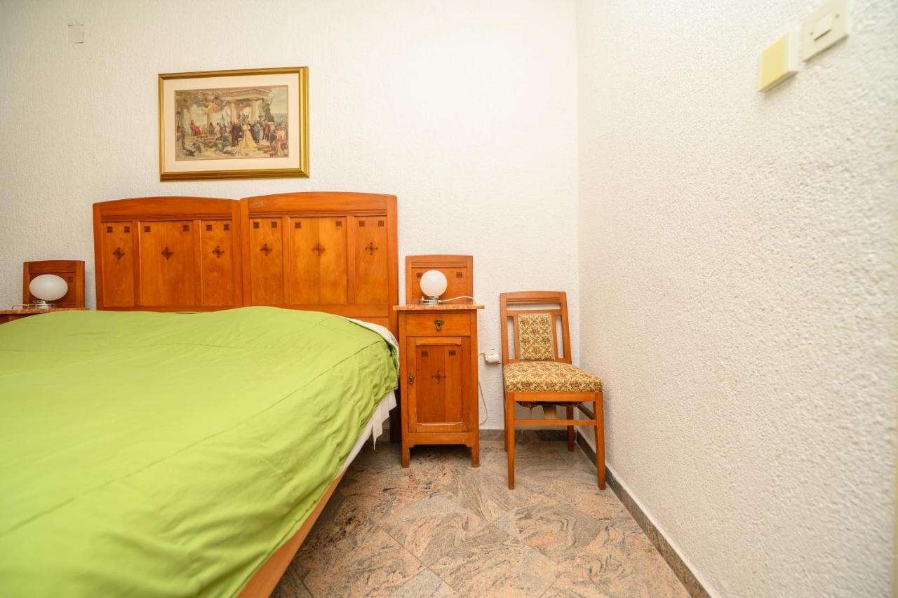 Apartmani Loreta マリ・ロシニュ エクステリア 写真