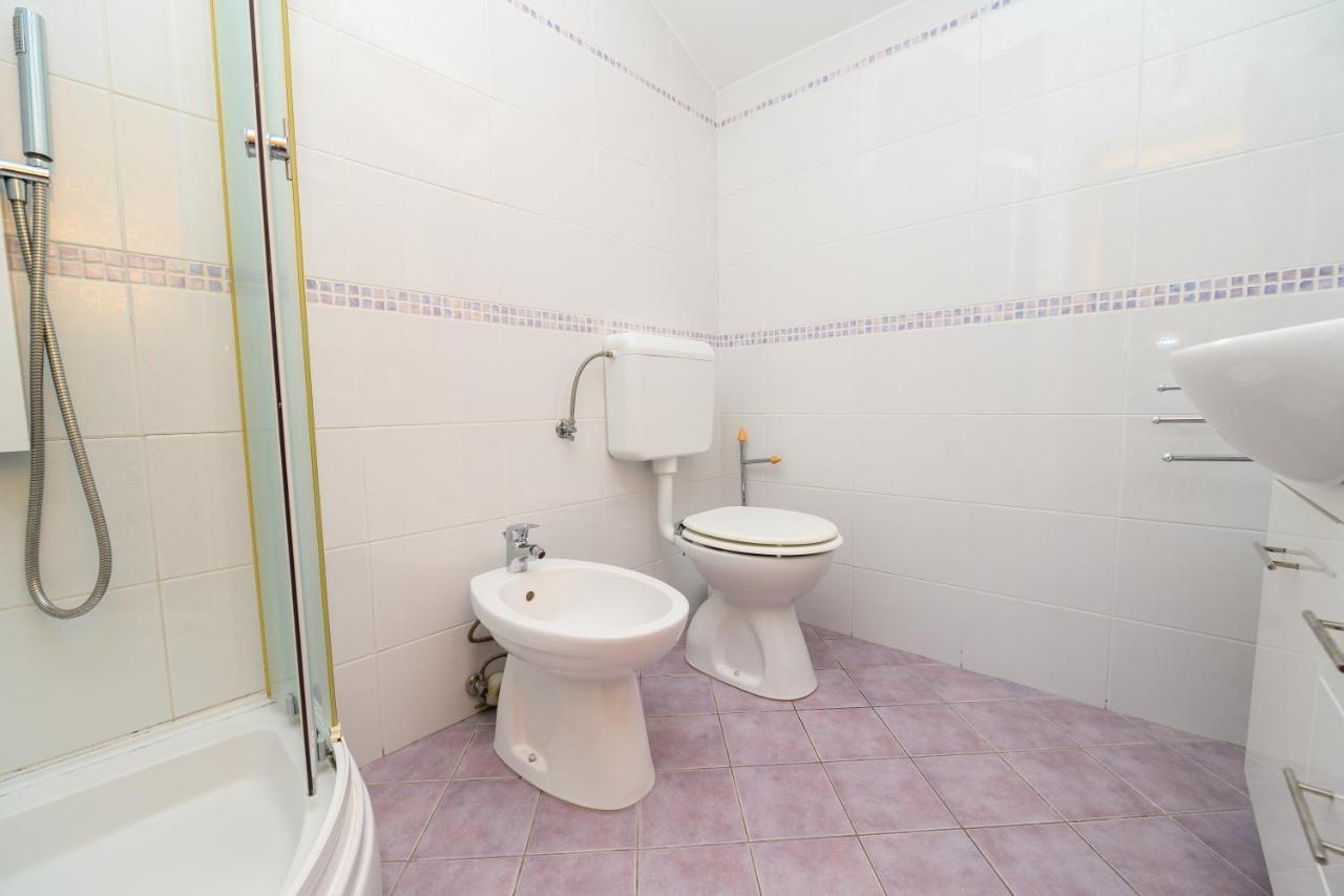 Apartmani Loreta マリ・ロシニュ エクステリア 写真