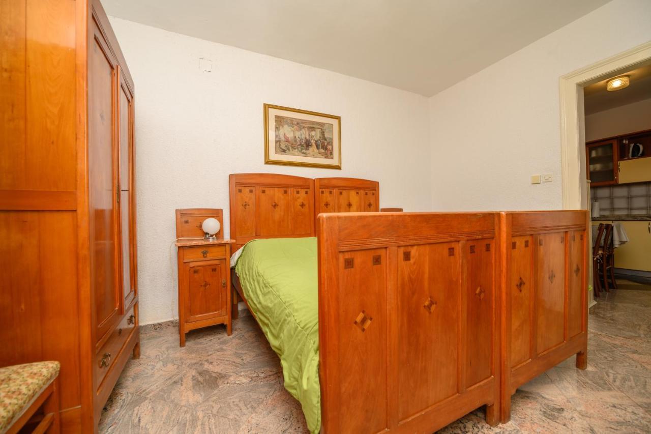 Apartmani Loreta マリ・ロシニュ エクステリア 写真