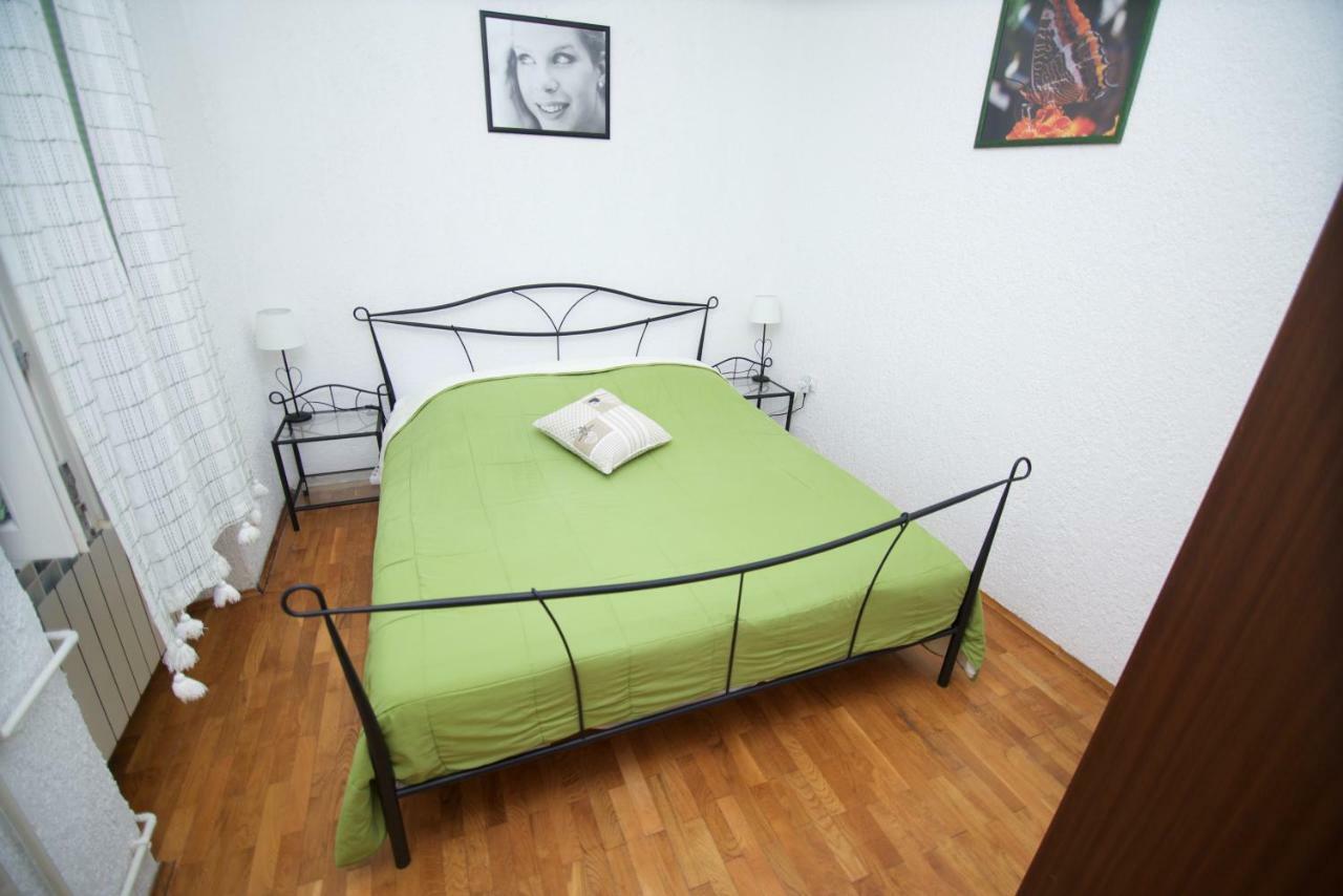 Apartmani Loreta マリ・ロシニュ エクステリア 写真
