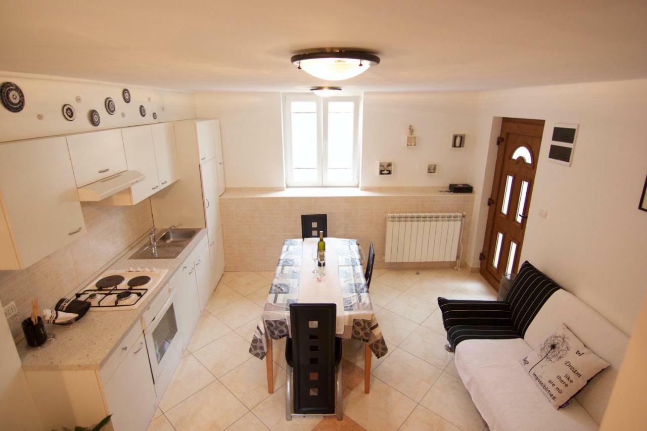 Apartmani Loreta マリ・ロシニュ エクステリア 写真